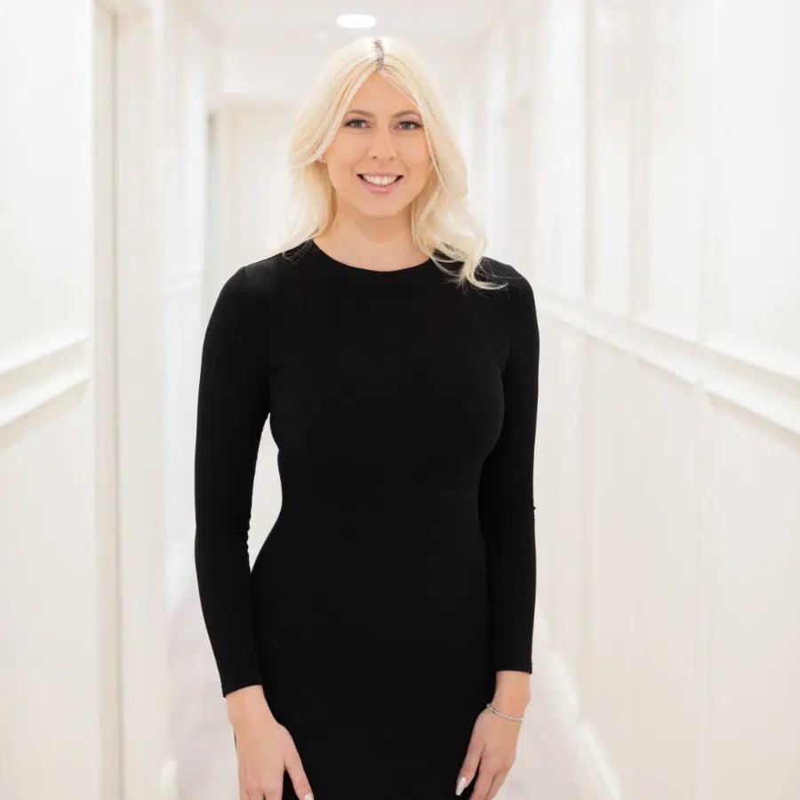 portrait of michelle kummer at faceology md