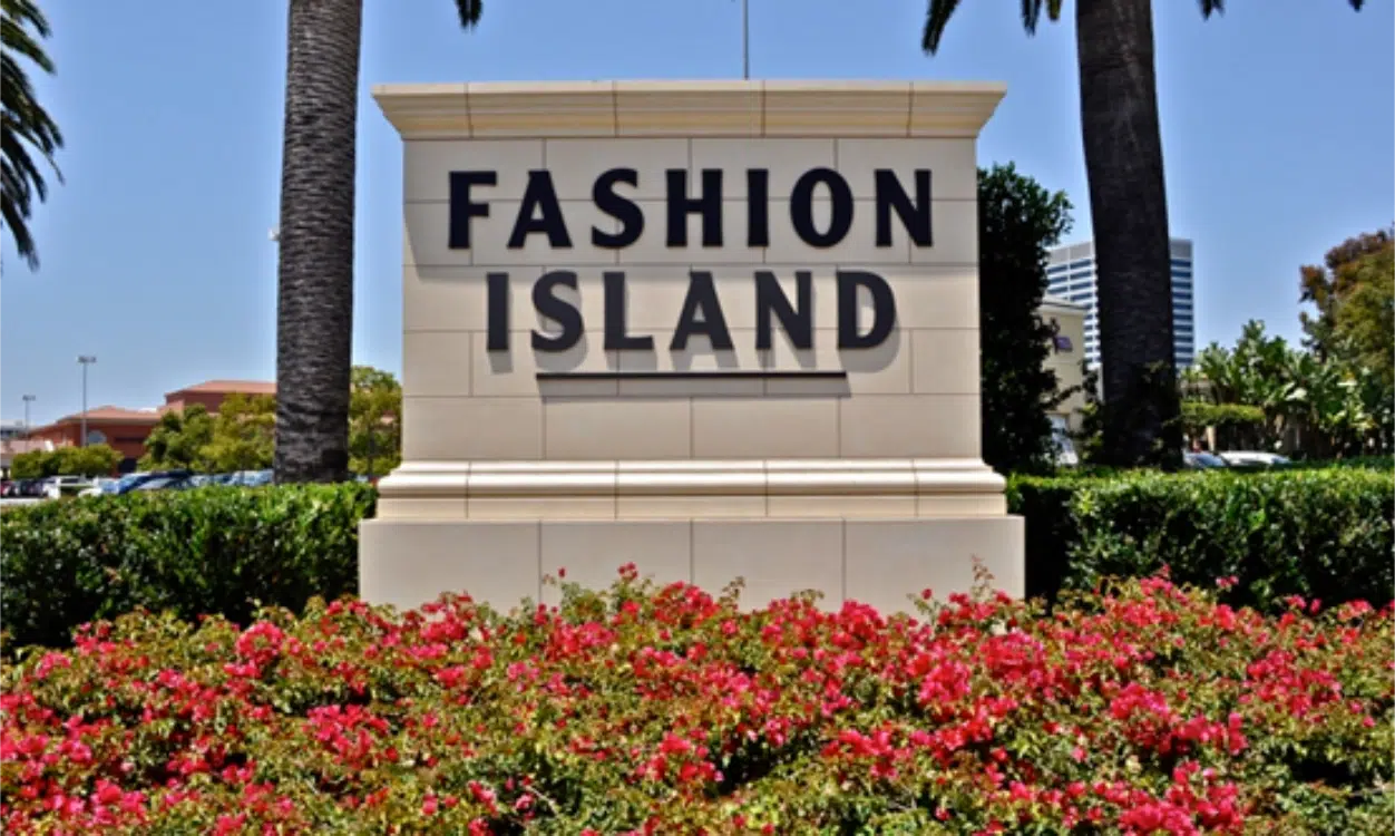 fashion island sign